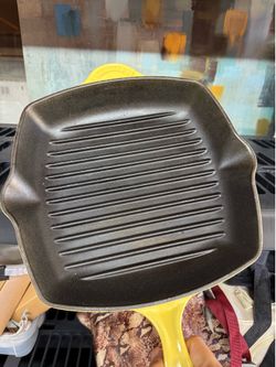 Le Creuset Signature Enameled Cast Iron Square Grill Pan – Soleil Yellow