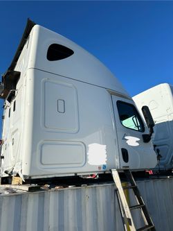 2016 Freightliner Cascadia 