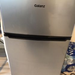 Galanz Mini Fridge