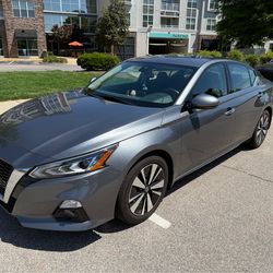 2019 Nissan Altima 2.5 SV Sedan 4D