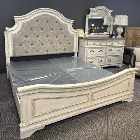 Cream Traditional Style Queen Panel Bedroom Set • Chest-Nightstands-Mirrored dresser 