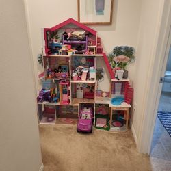 Kidcraft Play House With All The Toys