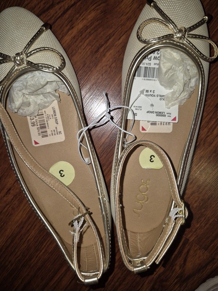 New Girls Size 3 Dress Shoes Gold