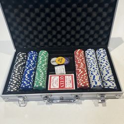 Poker chip set with hard case