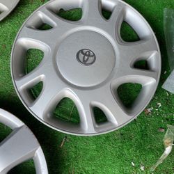 2 Toyota 14 inch Wheel Cover