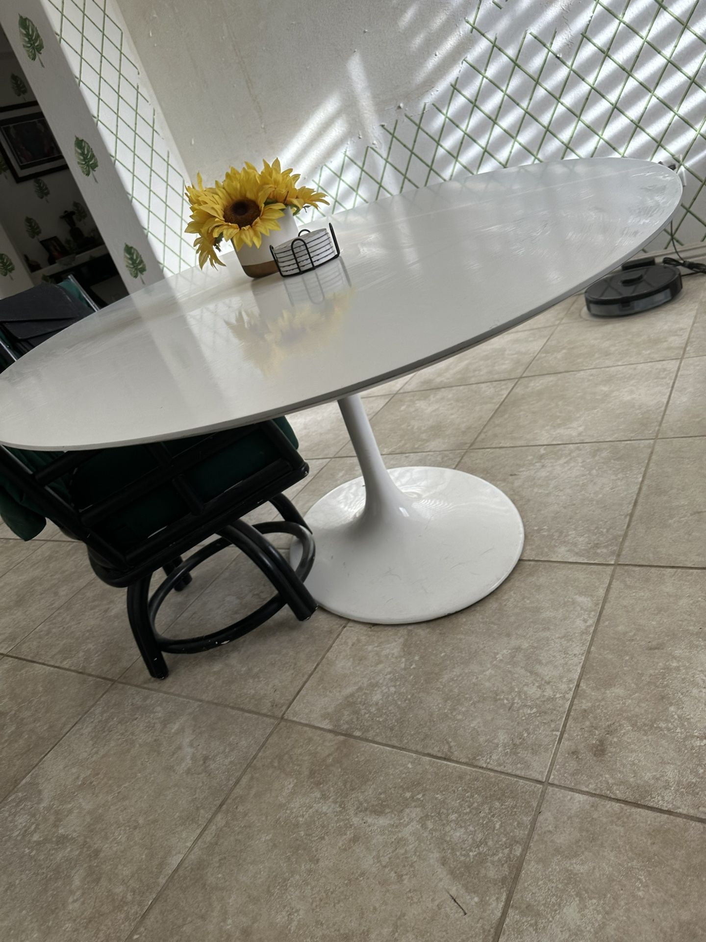 Tulip Dining Table