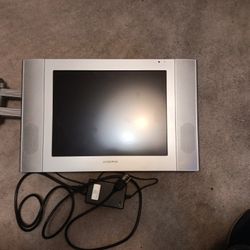 14" AC DC Audiovix TV with wall bracket