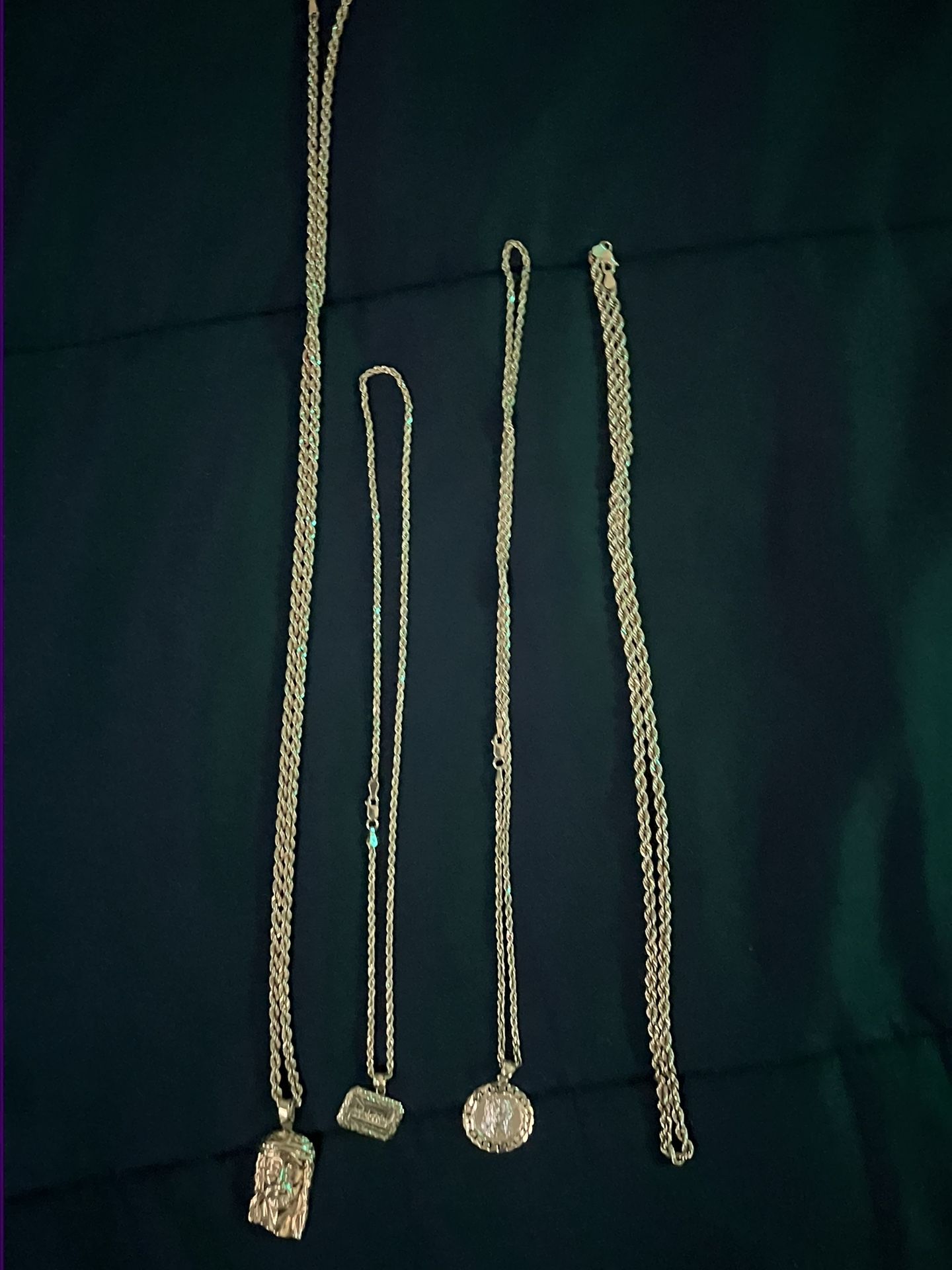 Gold Rope Chain With Pendent
