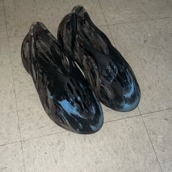 Foam Runner Size 11