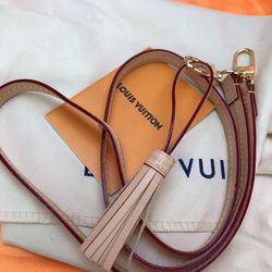 Louis Vuitton white checkered bag real for Sale in Cincinnati, OH