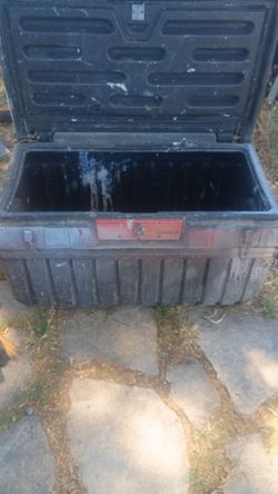 Storage box