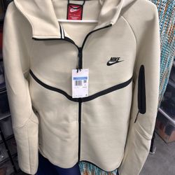 BNWT Nike Tech Fleece Sweatsuit & Nike Sportswear Sweatsuit For Sale