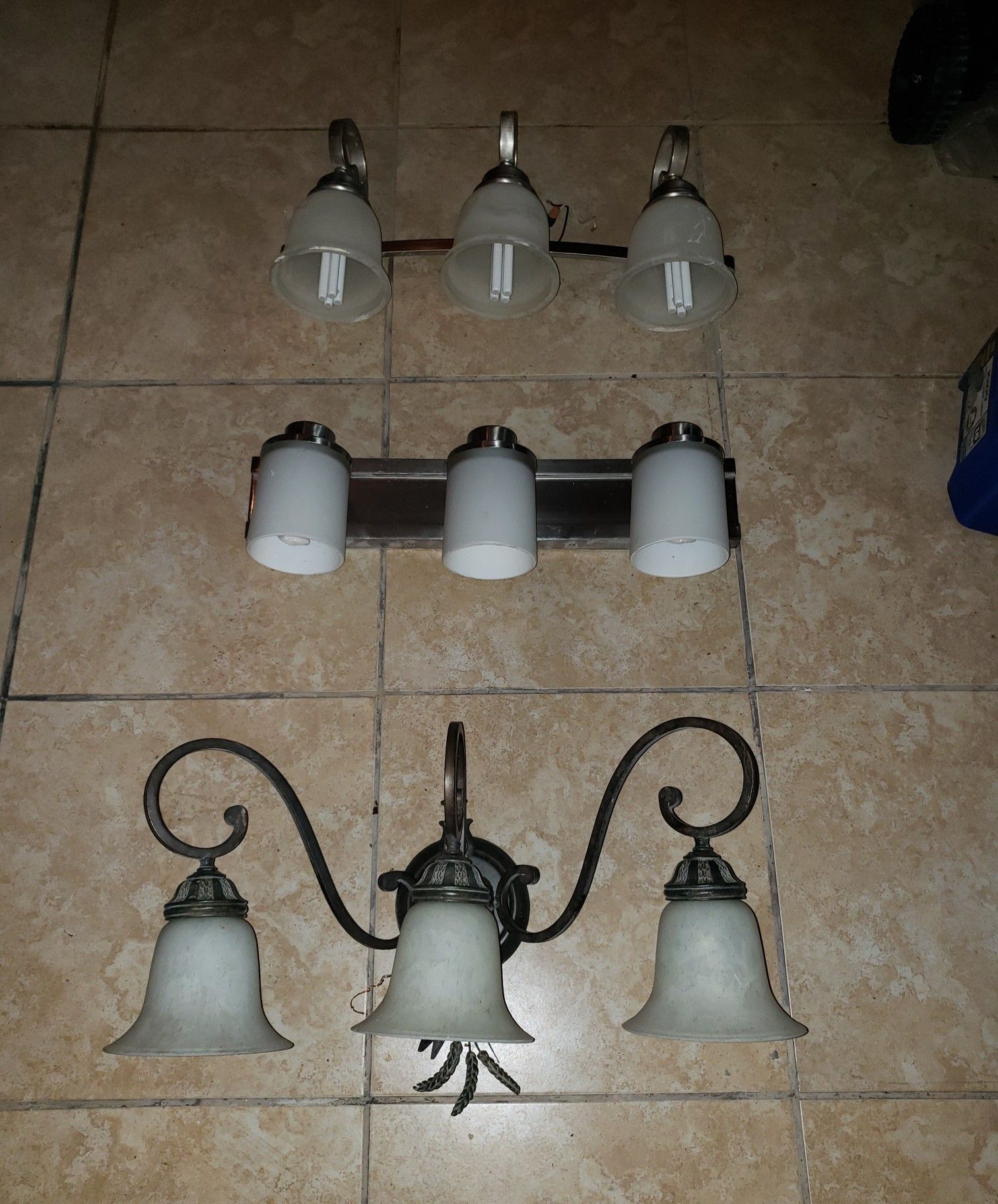 bathroom light fixtures