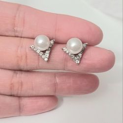 SILVER  Plated V SHAPE Pearls Studs Earrings Gift Korean Fashion