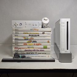 Nintendo Wii Bundle (Gamecube Backwards Compatible)