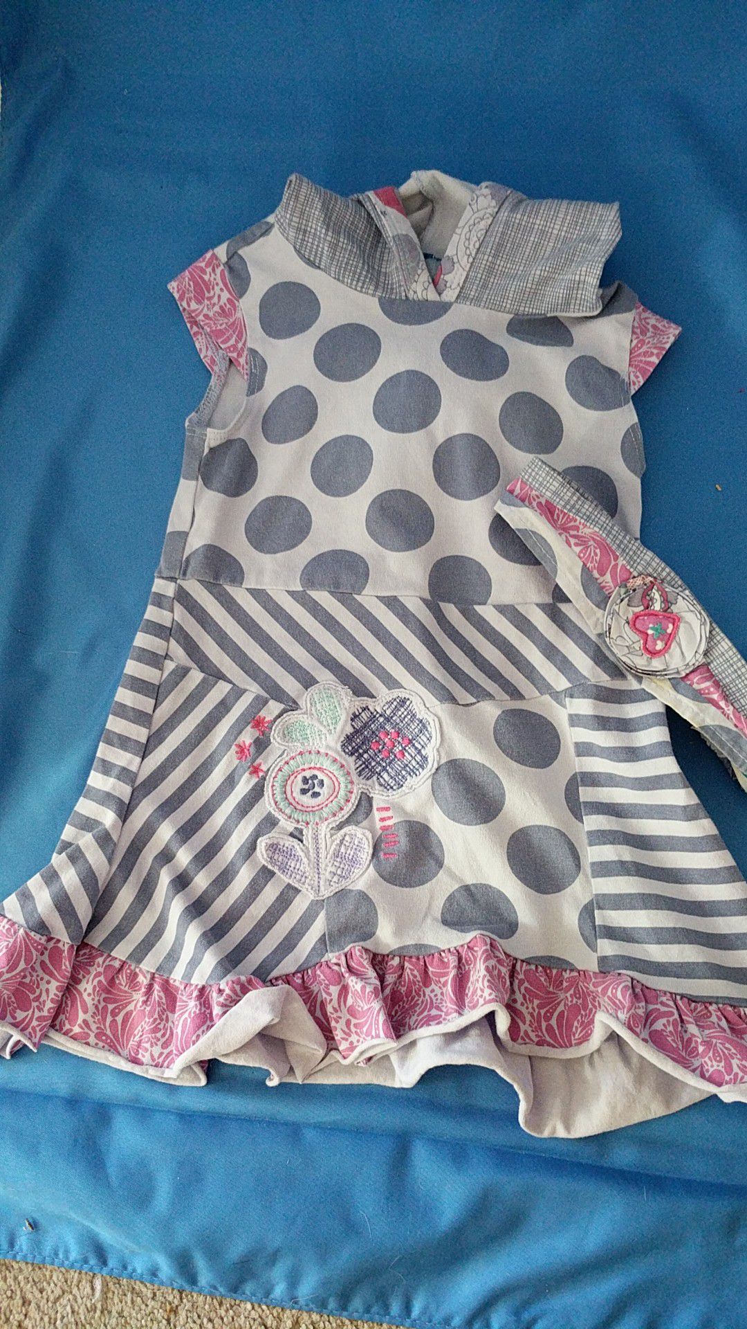Girl's dress (size 12-18 months)