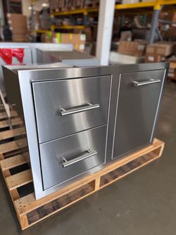 High-End 33'' Double Drawer w/ Pullout Trash/LP Tank Drawer Combo by Summerset - DC2-33LP