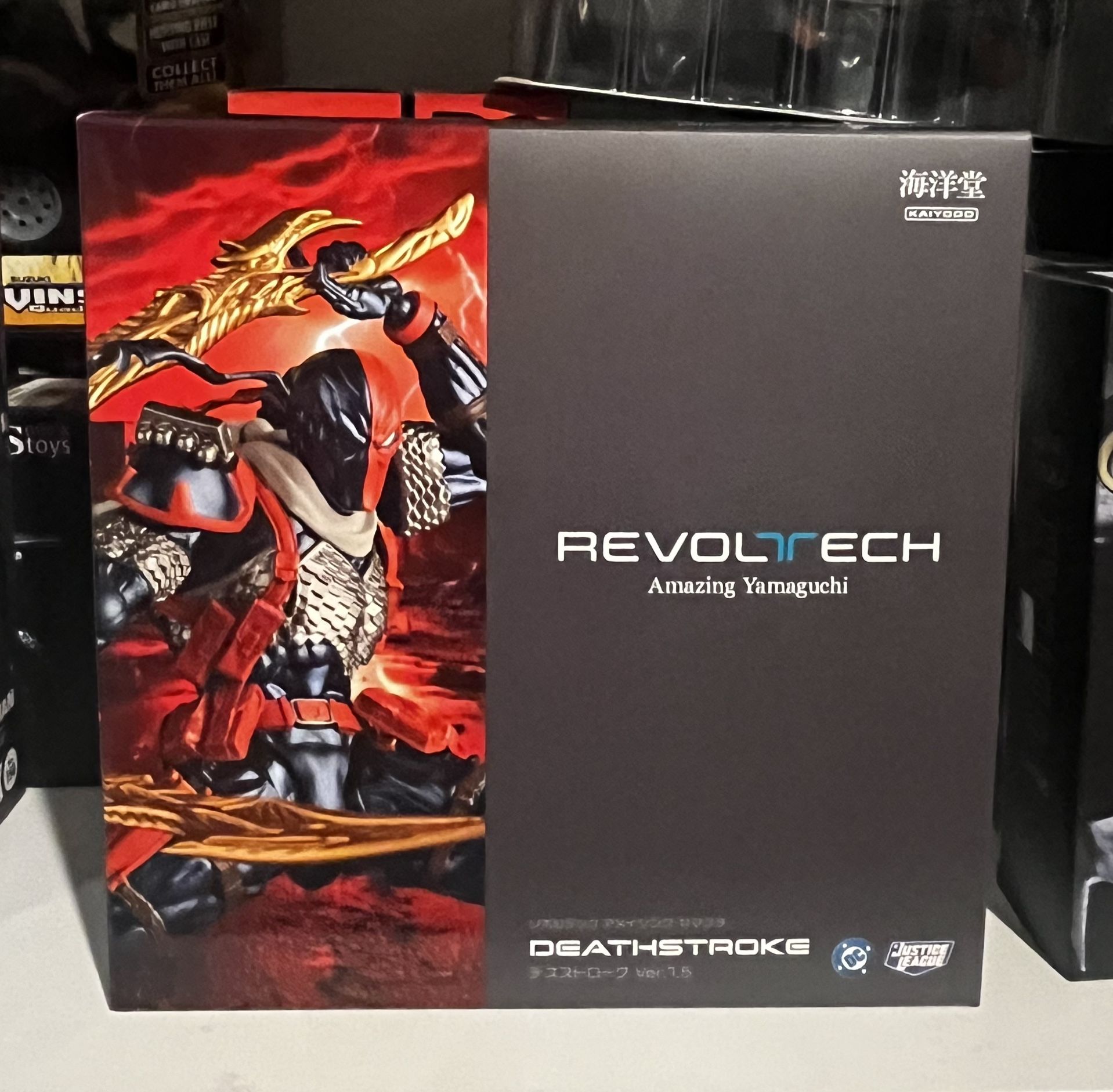 Amazing Yamaguchi / Revoltech: Deathstroke Ver.1.5 (limited + bonus)