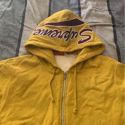 yellow supreme hoodie (rarely worn)