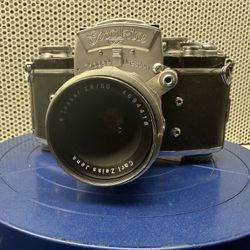 Jhagee  Dresden EXAKTA VX , German Made Camera , Carl Zeiss Tessar  50mm 2.8 , Original EXAKTA Metal Spool , Working Condition 