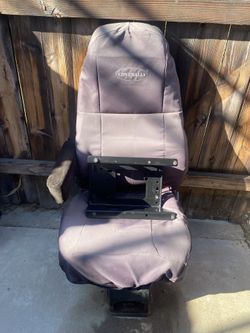 Peterbilt Semi Truck Air Ride Cloth Seat