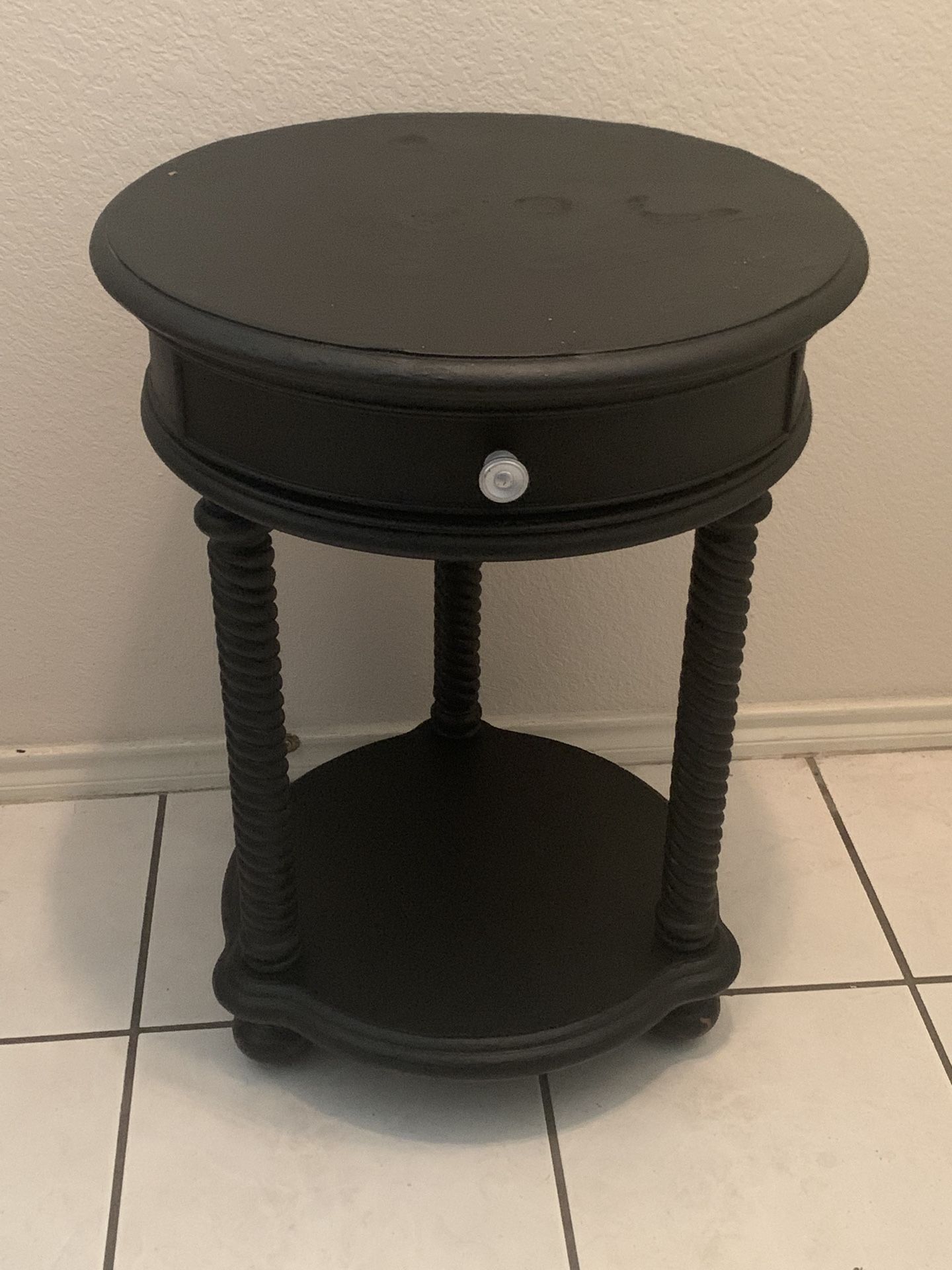 Round Wood End Table… Very Solid