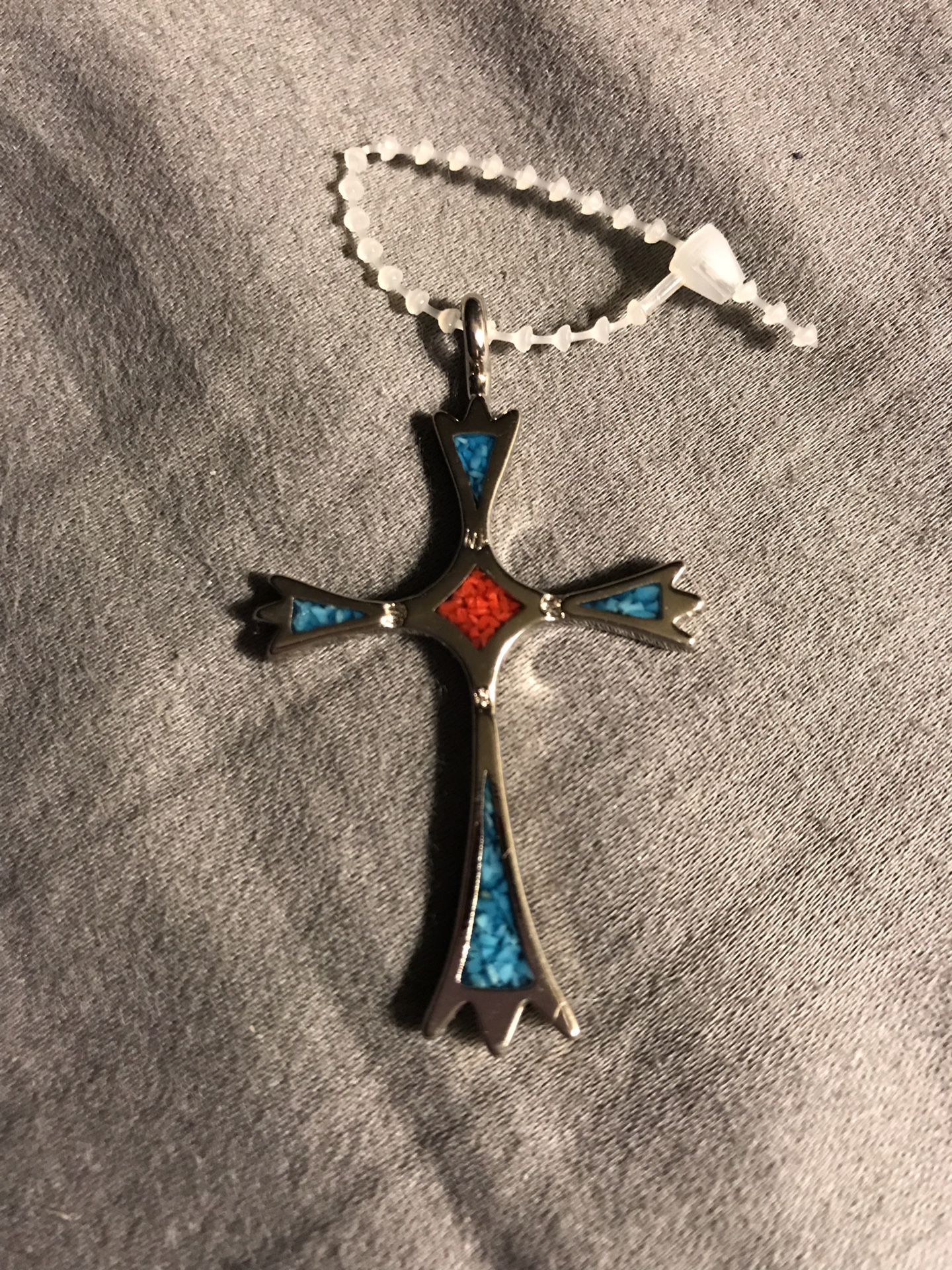 Silver pretty cross pendant