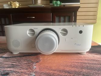 Good Projector - Model: NEC PA622U
