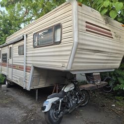 Free 30 Foot Camper - 5th Wheel Hook Up