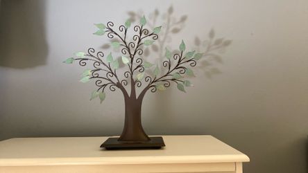 Tree figurine 