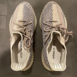 Yeezy 350 V2