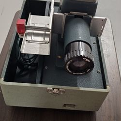 Argus 300 Vintage Slide Projector, Autoload, 4 inch f/3.3 Anastigmat Lens, Case