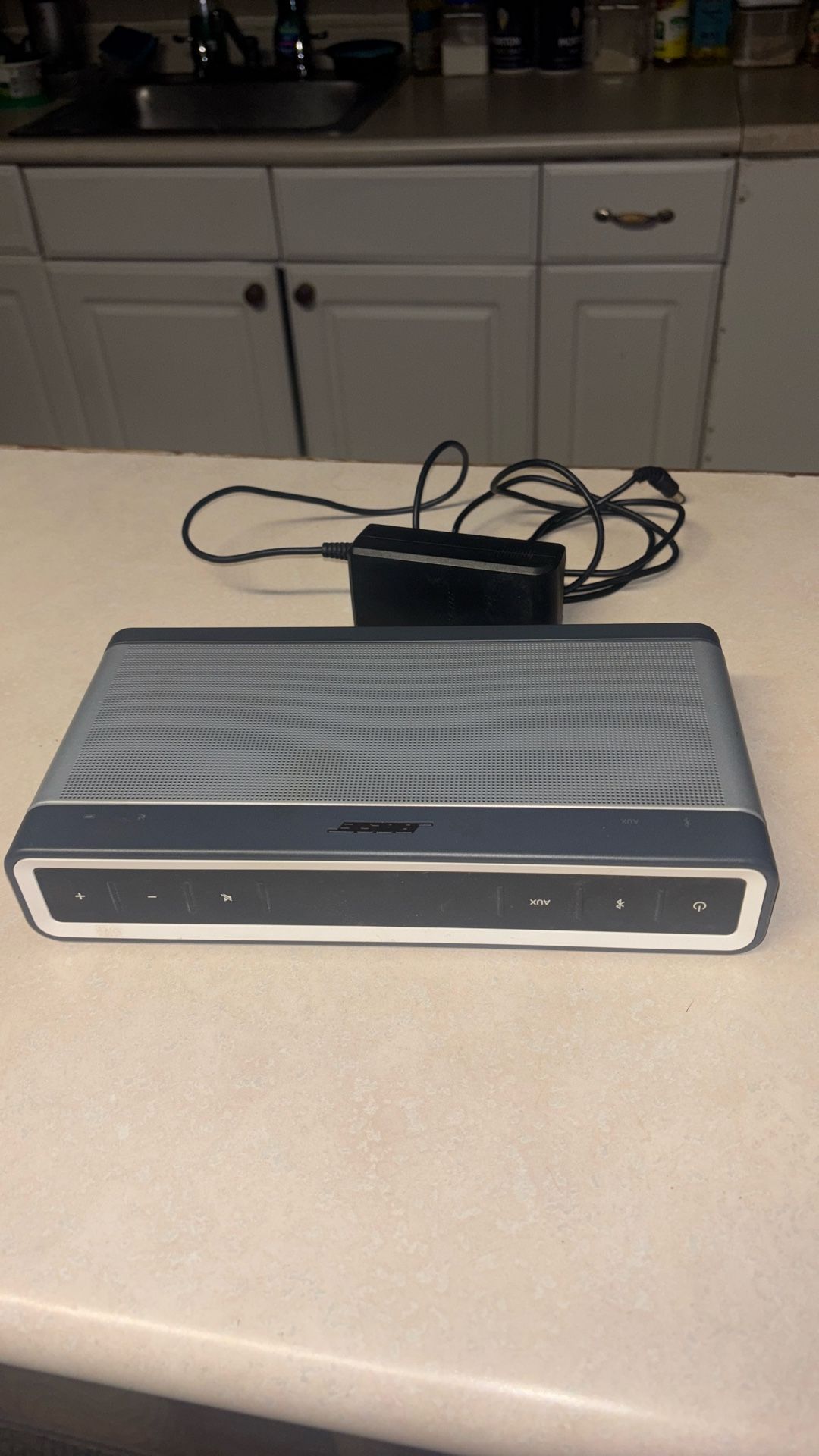 Bose Soundlink III Bluetooth Speaker - Silver -w Bose Adapter Bose Sound !!!