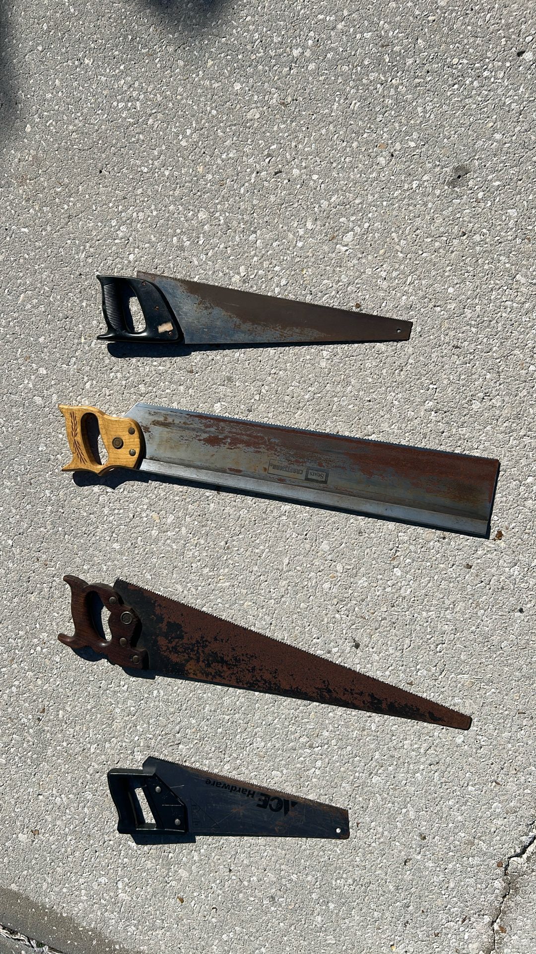 Hand Log Saws Pack But Can Be Solo