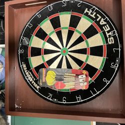Dart Board . Like New . Open Box 