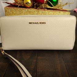 New Micael Kors Wallet Large Or Wristlet