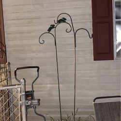 2 Metal Bird Feeding Stations
