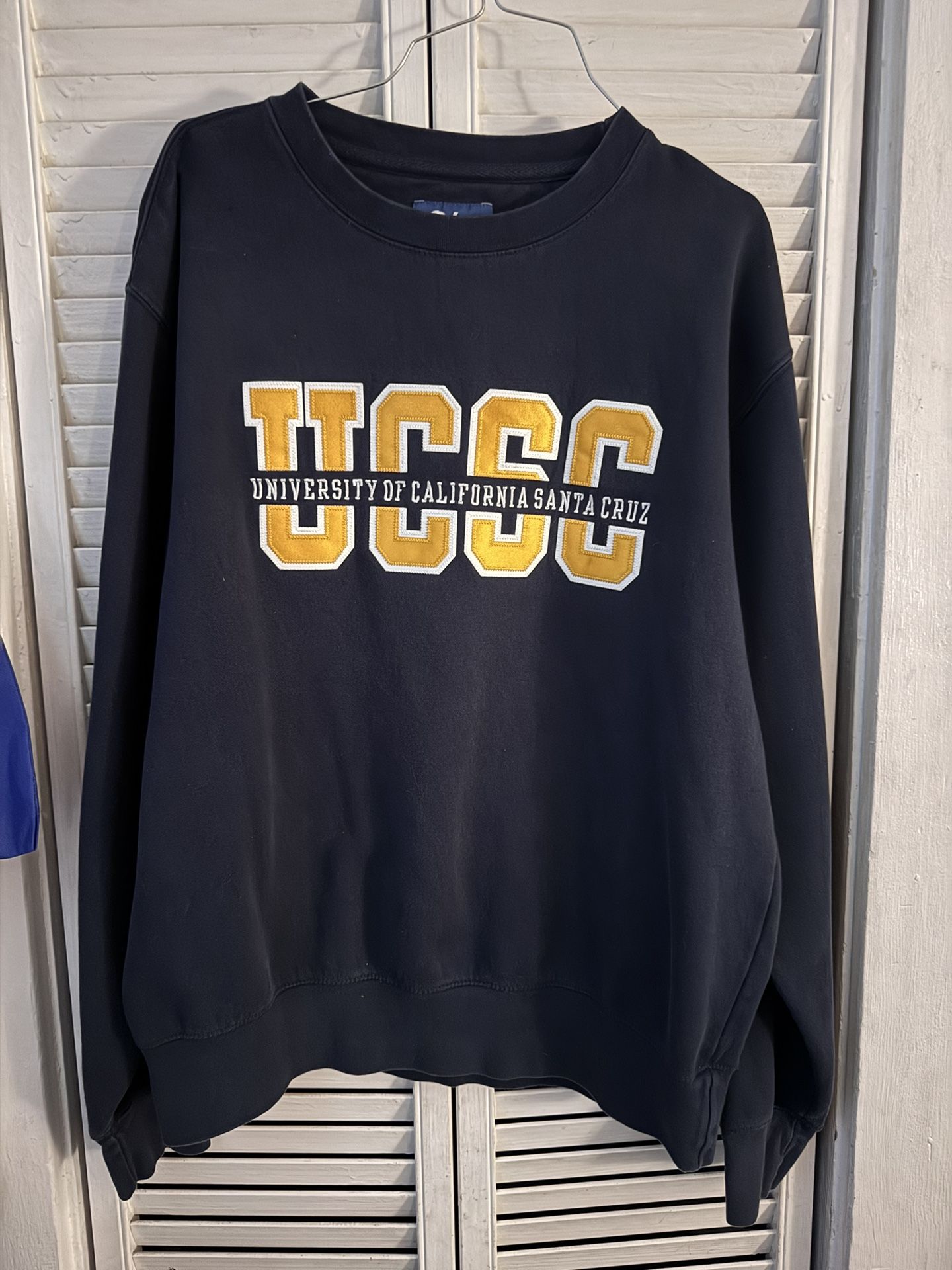 UC Santa Cruz Sweatshirt, Medium, Blue 84, In New Condition 