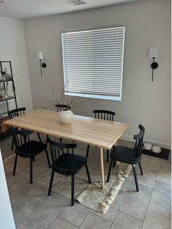 Table & Chairs