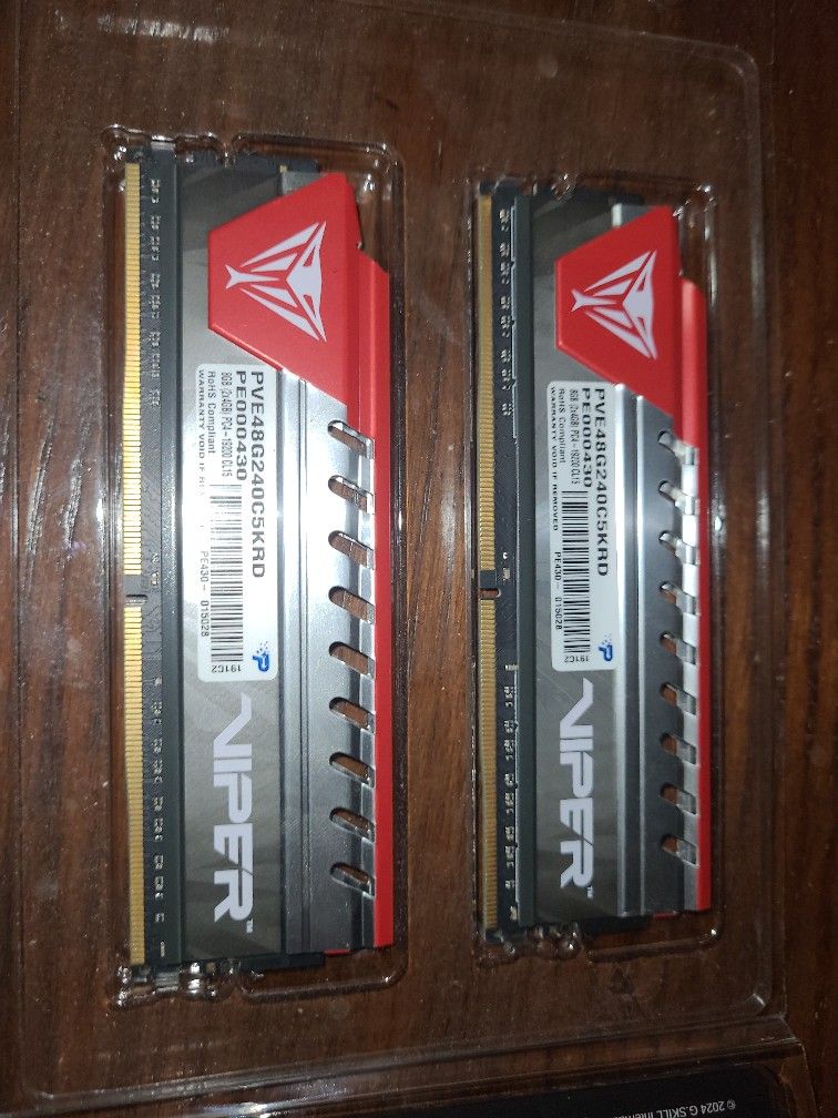 8GB DDR4 (2x4 4GB Sticks)