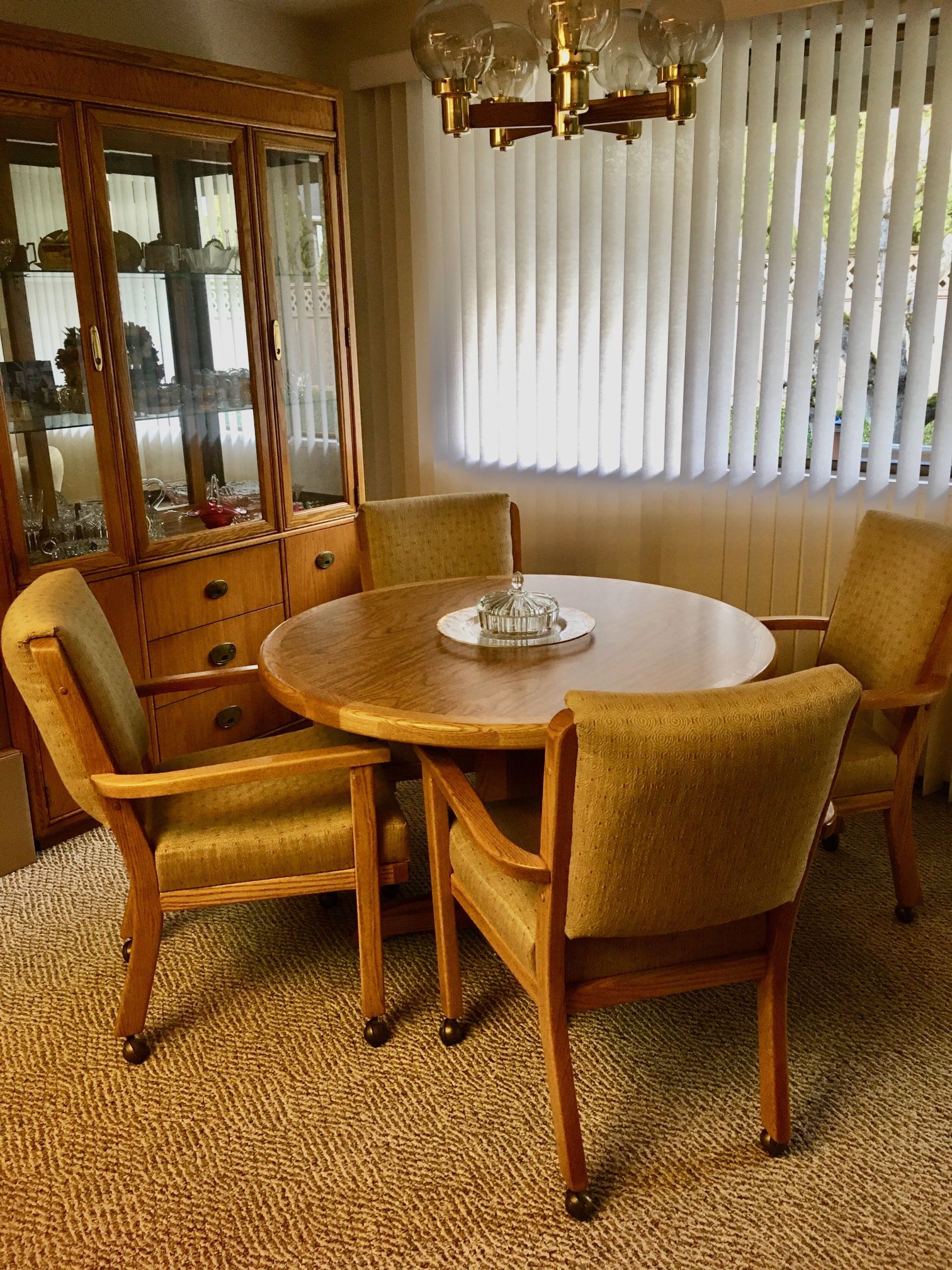 Kitchen/Dining Table With 5 Chairs