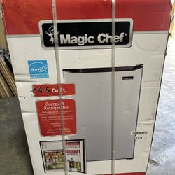 Mini Fridge 