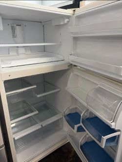 Whirlpool Gold Top-Freezer Refrigerator