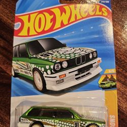 Hot Wheels Super Treasure Hunt BMW M3 Wagon Mint