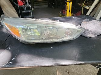 '15-'18 FORD FOCUS HEADLIGHT RH
