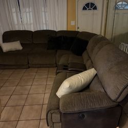 $400 Sofa , Must Pick Up 