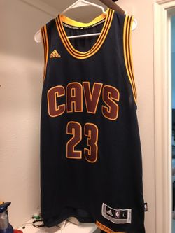 Brand new Large Lebron James cavs jersey