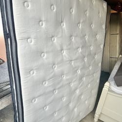 Queen Size Mattress And Box Spring 