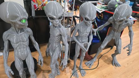 3 ft alien 👽 UFO UAP Extraterrestrial statue Martian Halloween