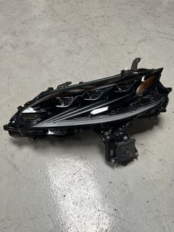 Lexus LS500 Driver Side Headlight